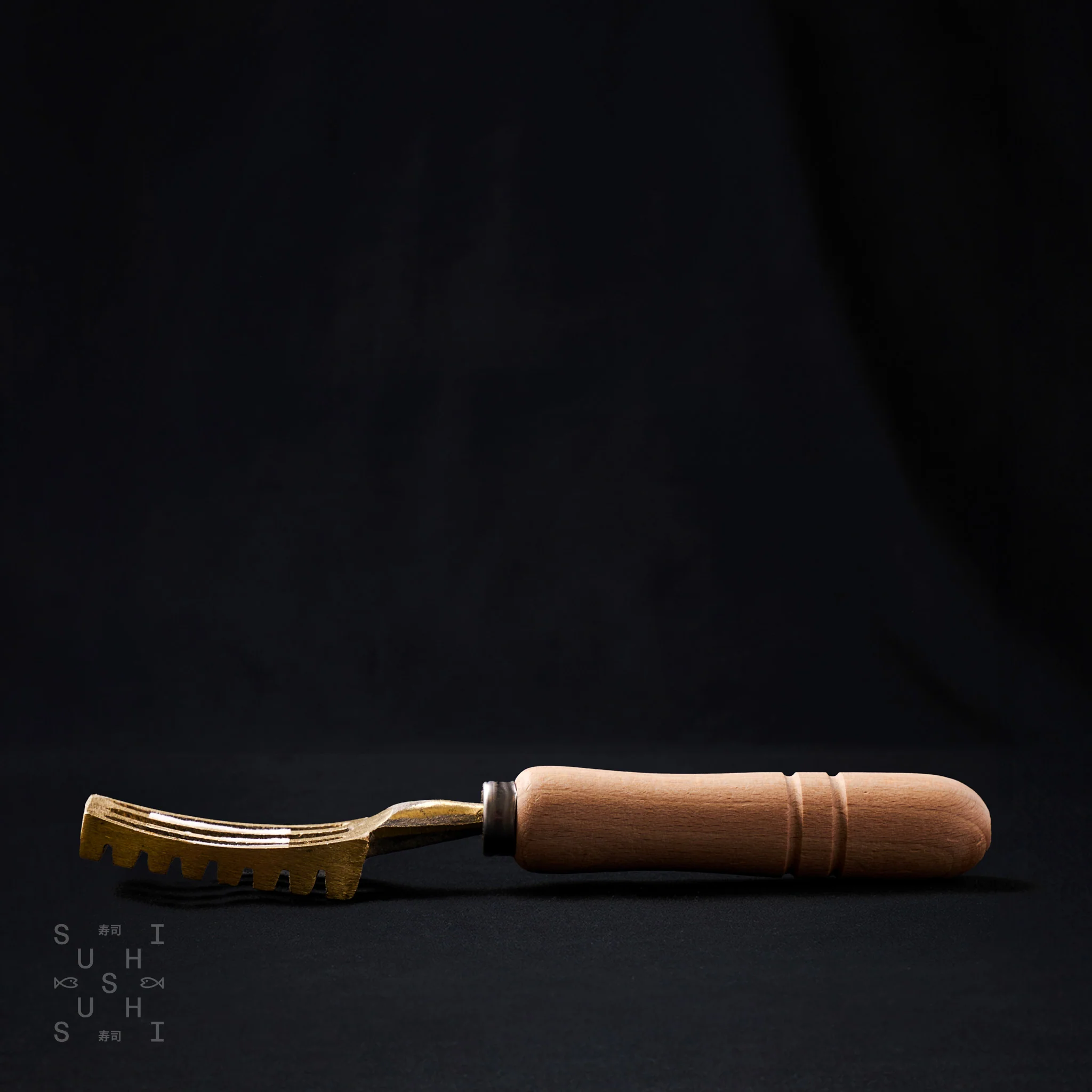Sakai Takayuki Wooden Handle Scaler
